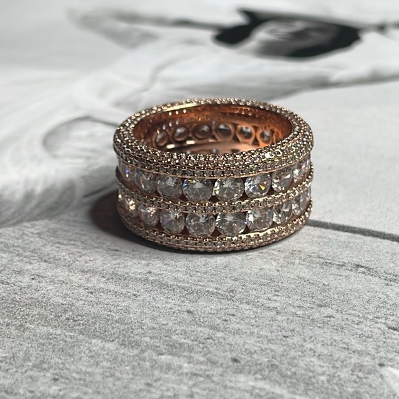Men’s rose gold infinite ring - Picture 5 of 7
